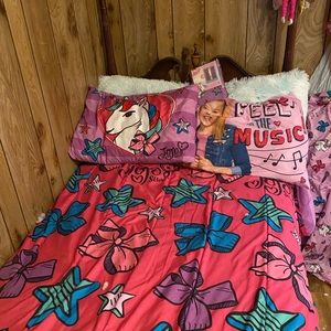 Jo Jo bed set and curtains